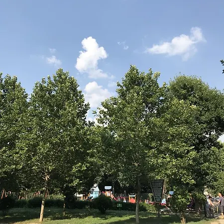 Carol City Park Апартаменти Бухарест